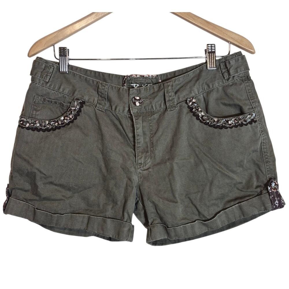 BKE The Buckle "Mollie" Y2k Casual Shorts Floral Accents Olive Green/ Brown 30